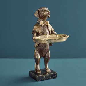 Hovimestari Koira kulta-ruskea