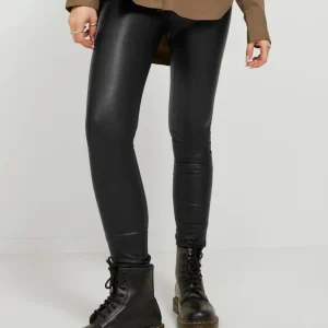 Megan leggingsit