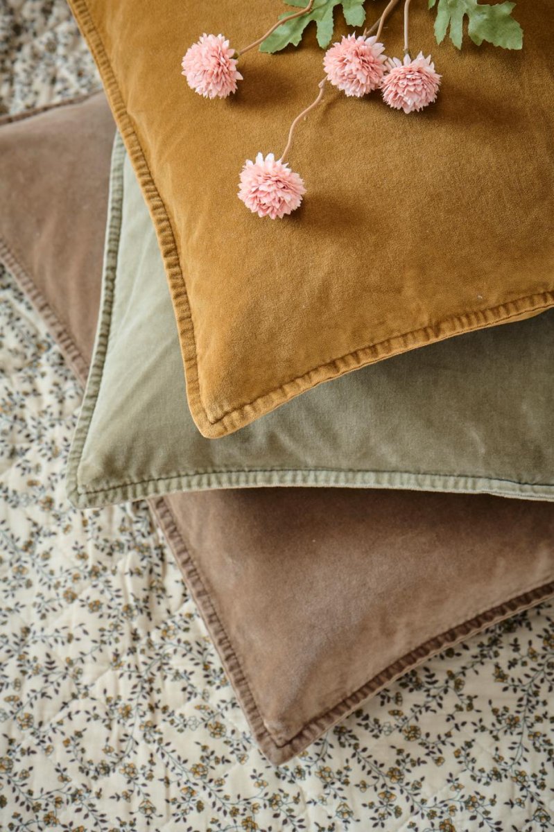 Samettityynynpäällinen Vintage – kuluneen näköinen Okra - Ochre Green 50 x 50 cm - Image 3